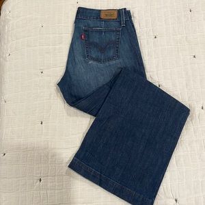 Levi’s wide leg jeans